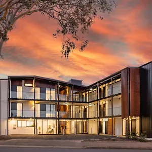 adelaide-dress-circle-apartments-the-osmond.adelaidehotels-au.com/